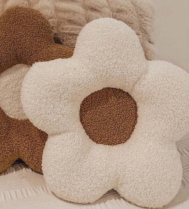 Henry & Flo | Medium Daisy Cushion